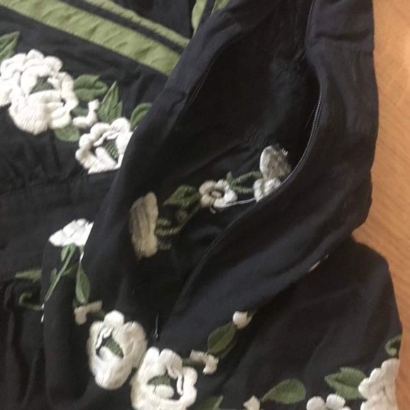 Small Aryeh Top - Picture 4 of 5